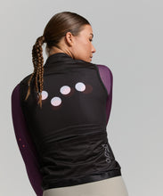 Load image into Gallery viewer, Core / Women's Classic Gilet - BLACK