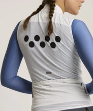 Load image into Gallery viewer, Core / Women&#39;s Classic Gilet - WHITE
