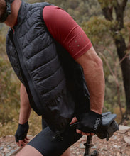 Load image into Gallery viewer, Elements / Insulated Gilet - Black
