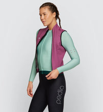 Load image into Gallery viewer, Essentials / Women&#39;s Thermal Gilet - MULBERRY
