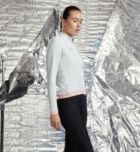 Load image into Gallery viewer, Elevate / Women&#39;s Elements Thermal LS Jersey - Off White
