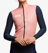 Load image into Gallery viewer, Bold / Women&#39;s WindTECH Gilet - Pink
